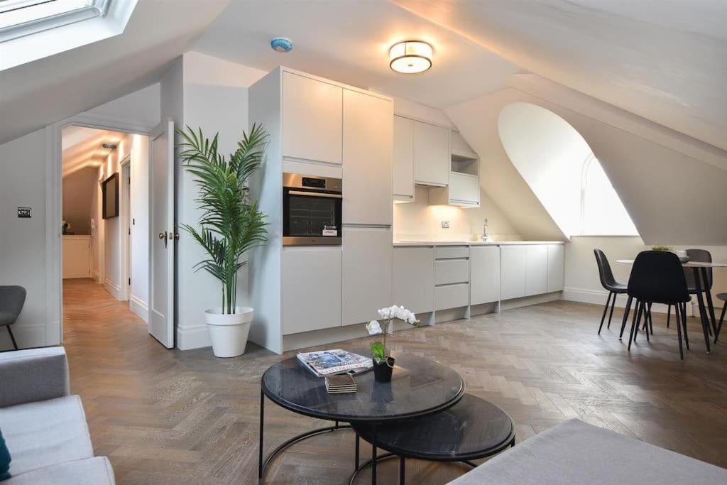 Vive Sea View Getaway Apartment Hastings Exterior photo